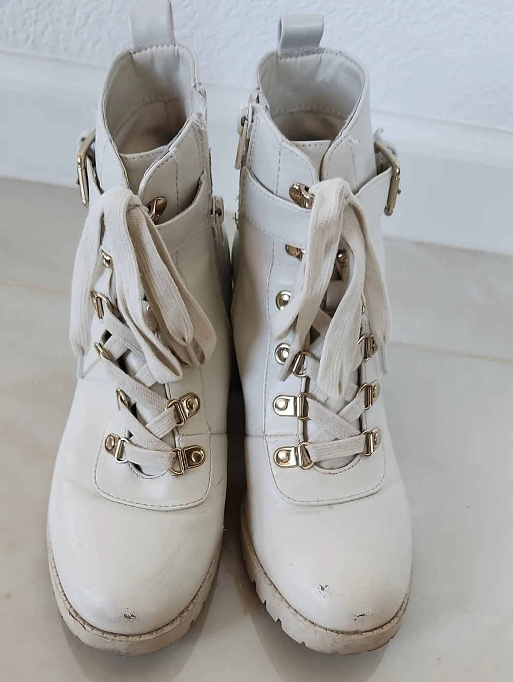 Wild Pair White Combat Boots  Fasgion Shoes Size 8